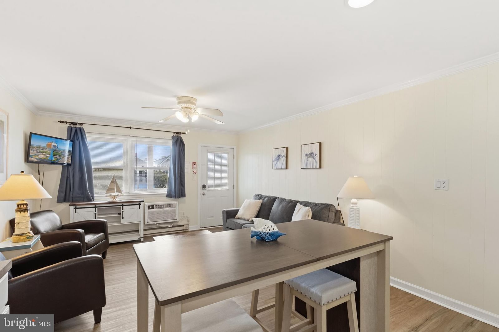 409 SAINT LOUIS AVENUE #60 photograph
