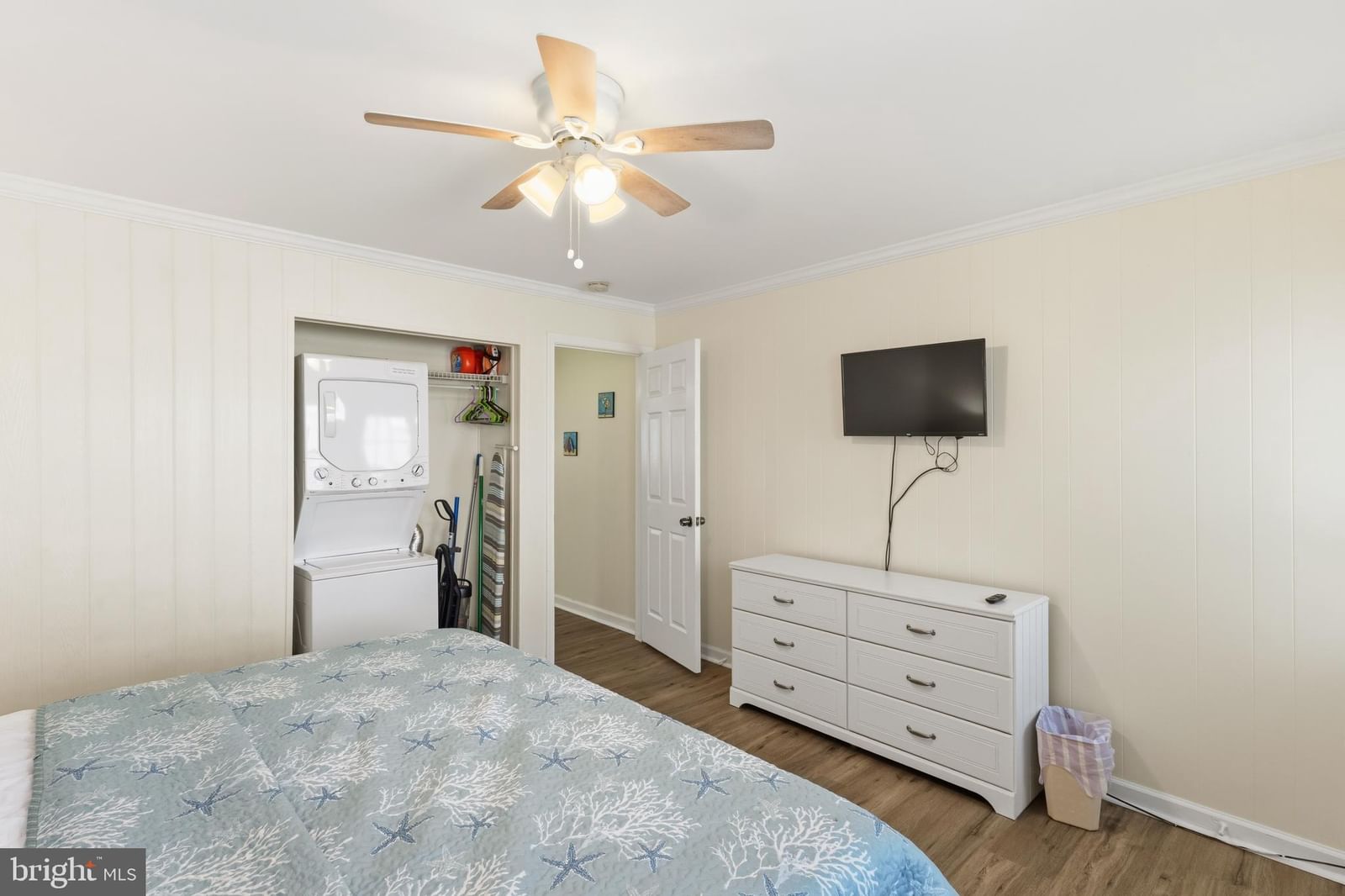 409 SAINT LOUIS AVENUE #60 photograph