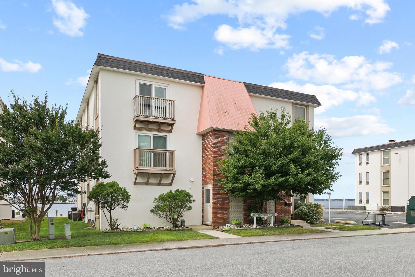 181 JAMESTOWN ROAD #5 photograph