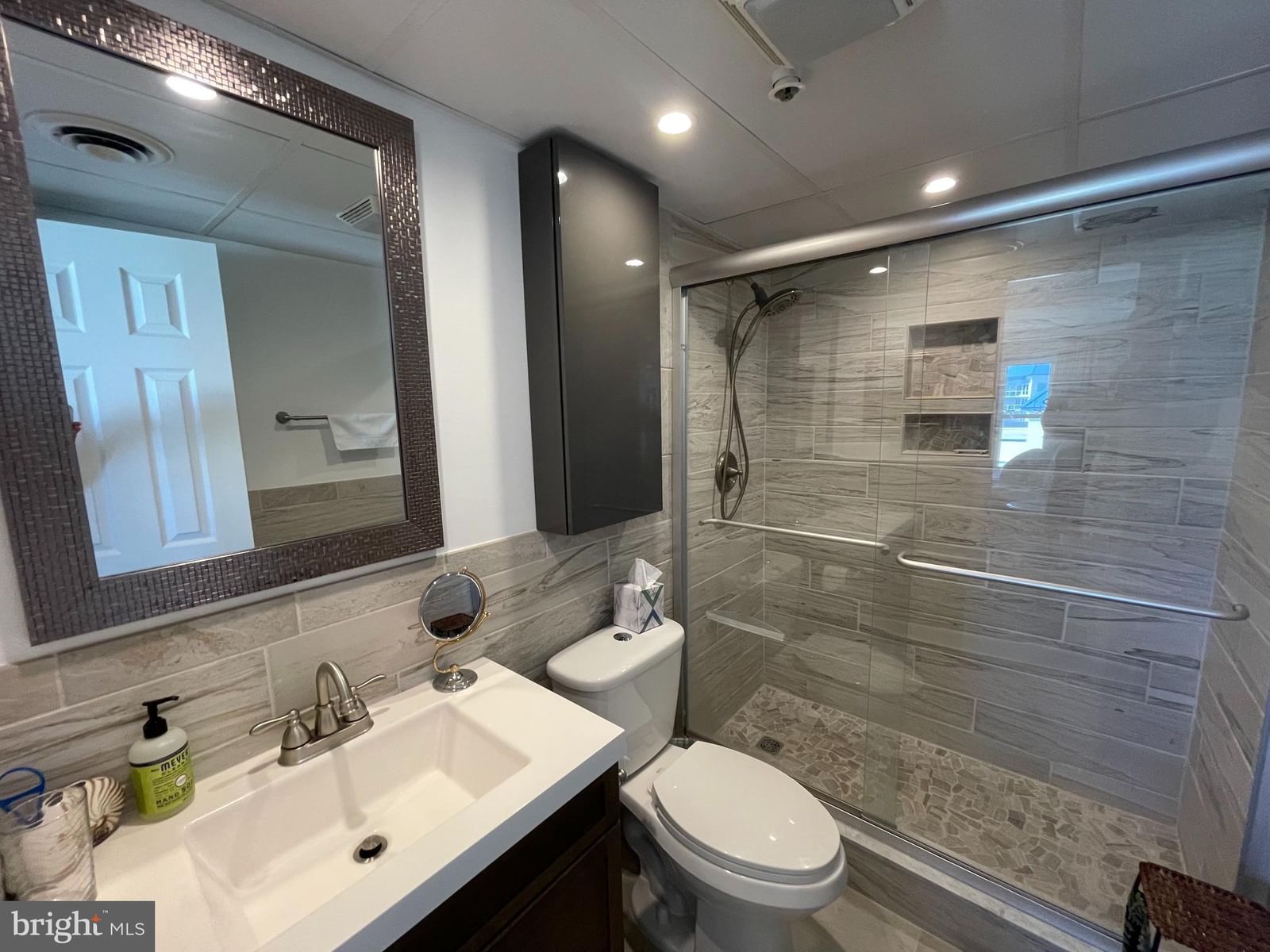 5801 ATLANTIC AVENUE #712 photograph