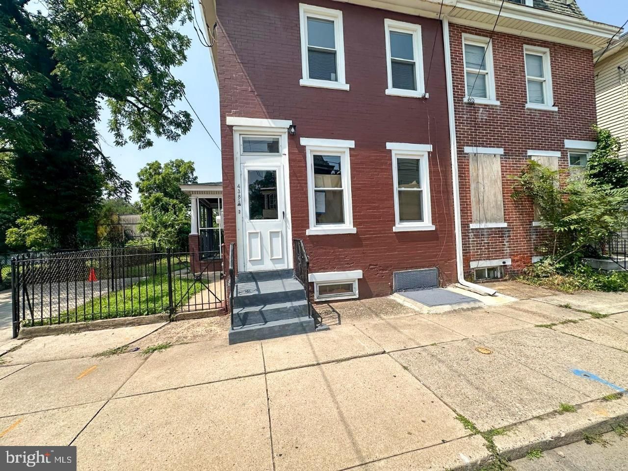 438 LAWRENCE ST, BURLINGTON 08016, NJ