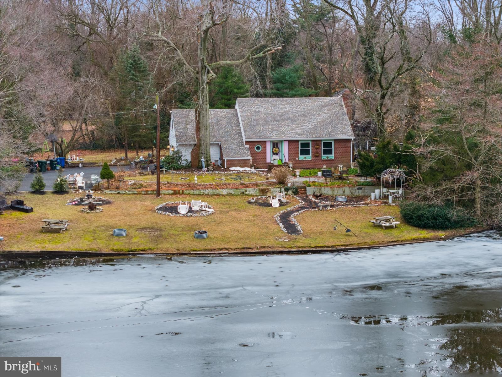 2031 SYLVAN PARK RD, BURLINGTON 08016, NJ