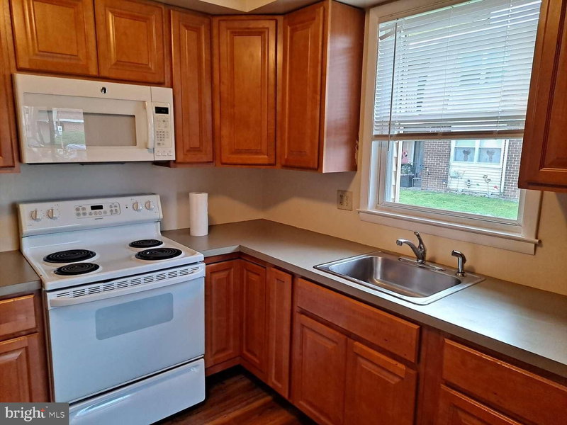 2 FLORENCE TOLLGATE Pl