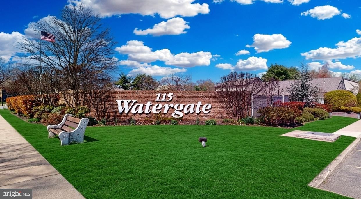 115 E KINGS HWY, MAPLE SHADE 08052, NJ