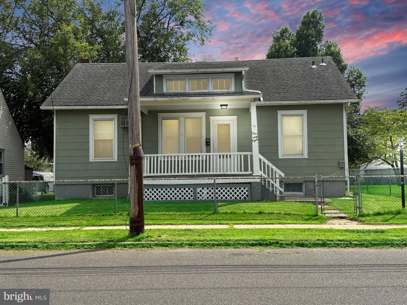 438 3RD STREET