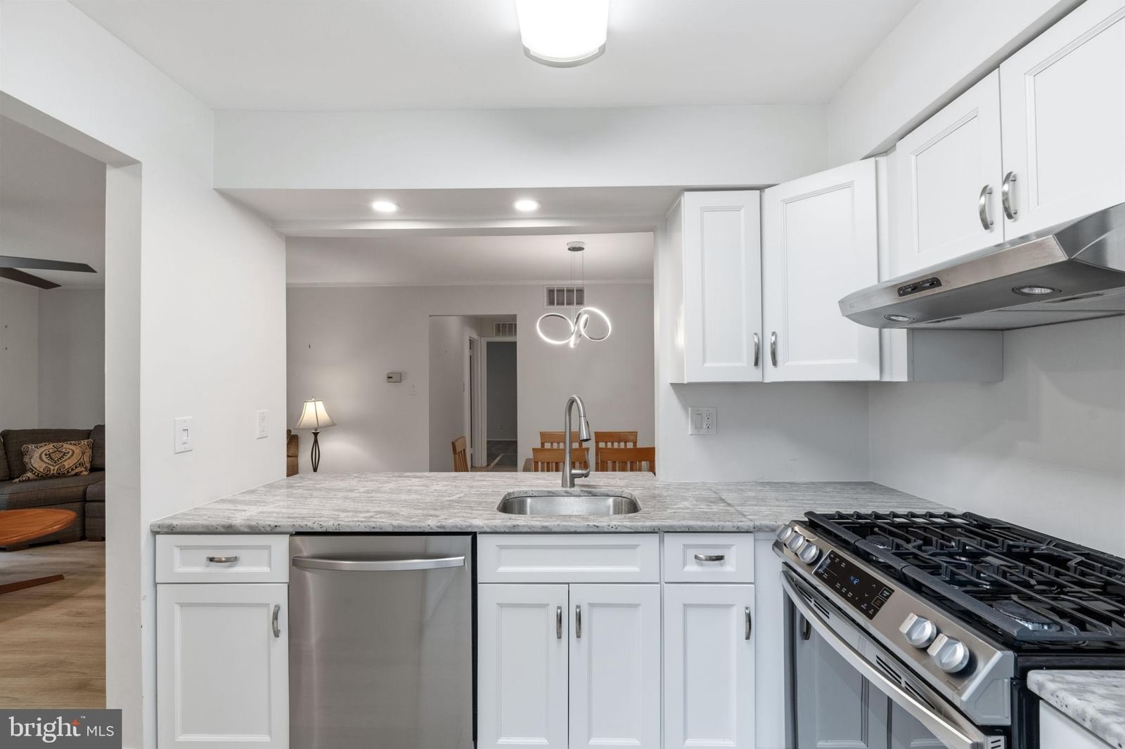 303 SEDGEFIELD DRIVE photograph