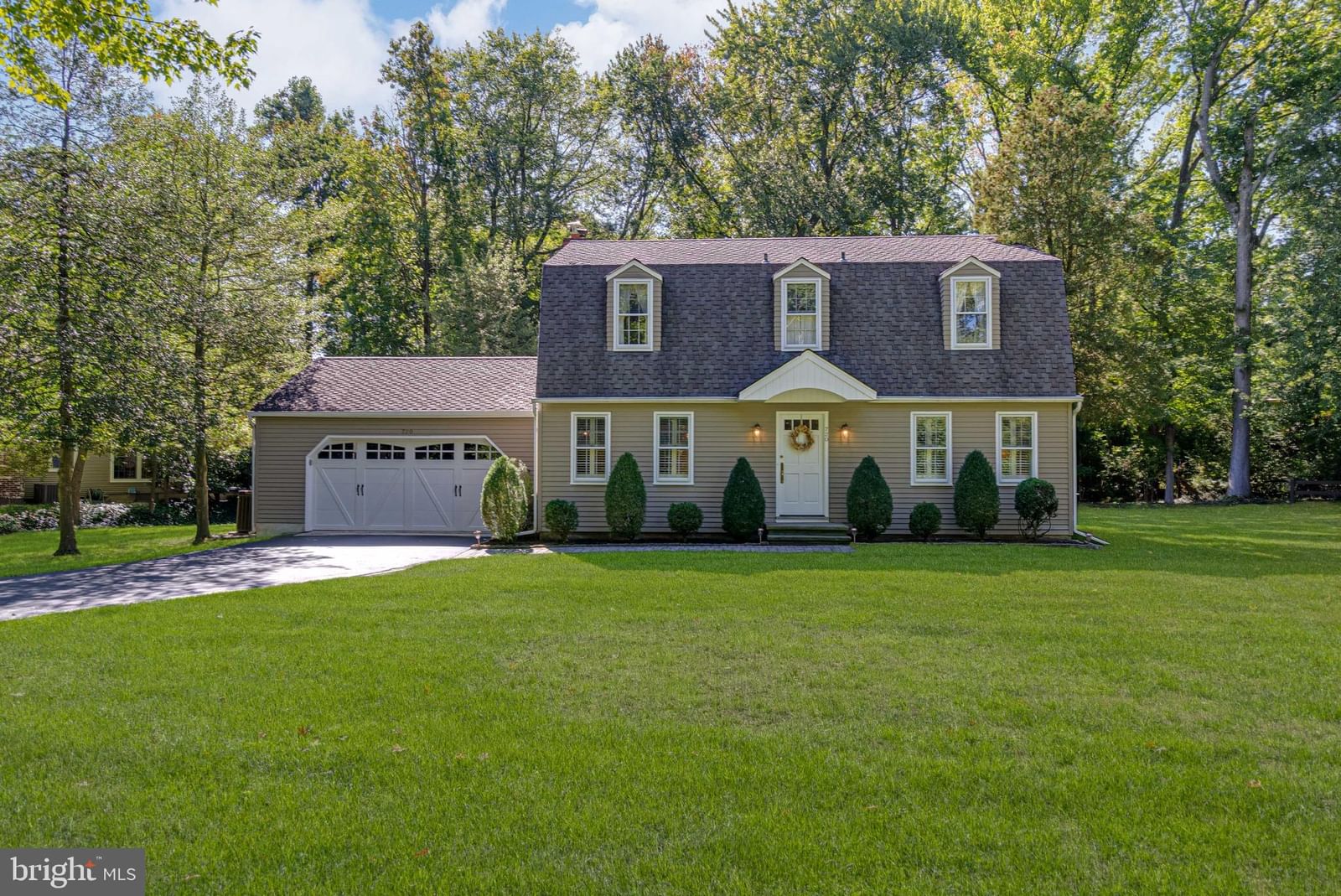 720 MAPLE CT, MOORESTOWN 08057, NJ