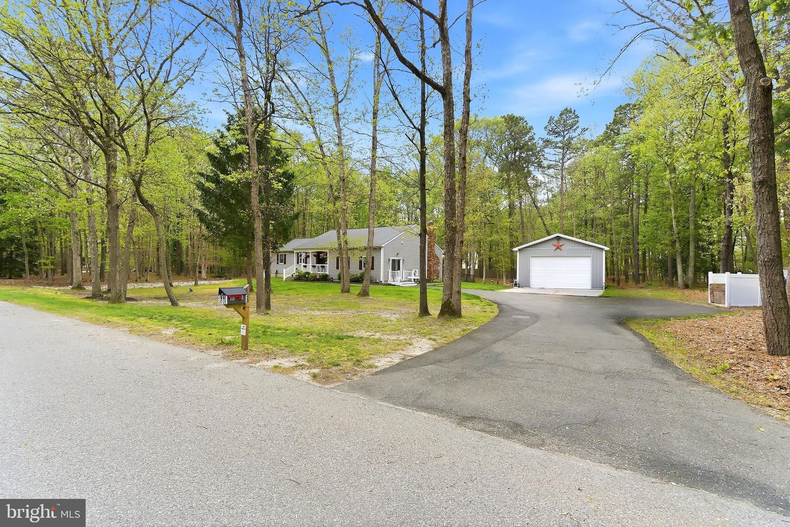 33 RED OAK DR, TABERNACLE 08088, NJ