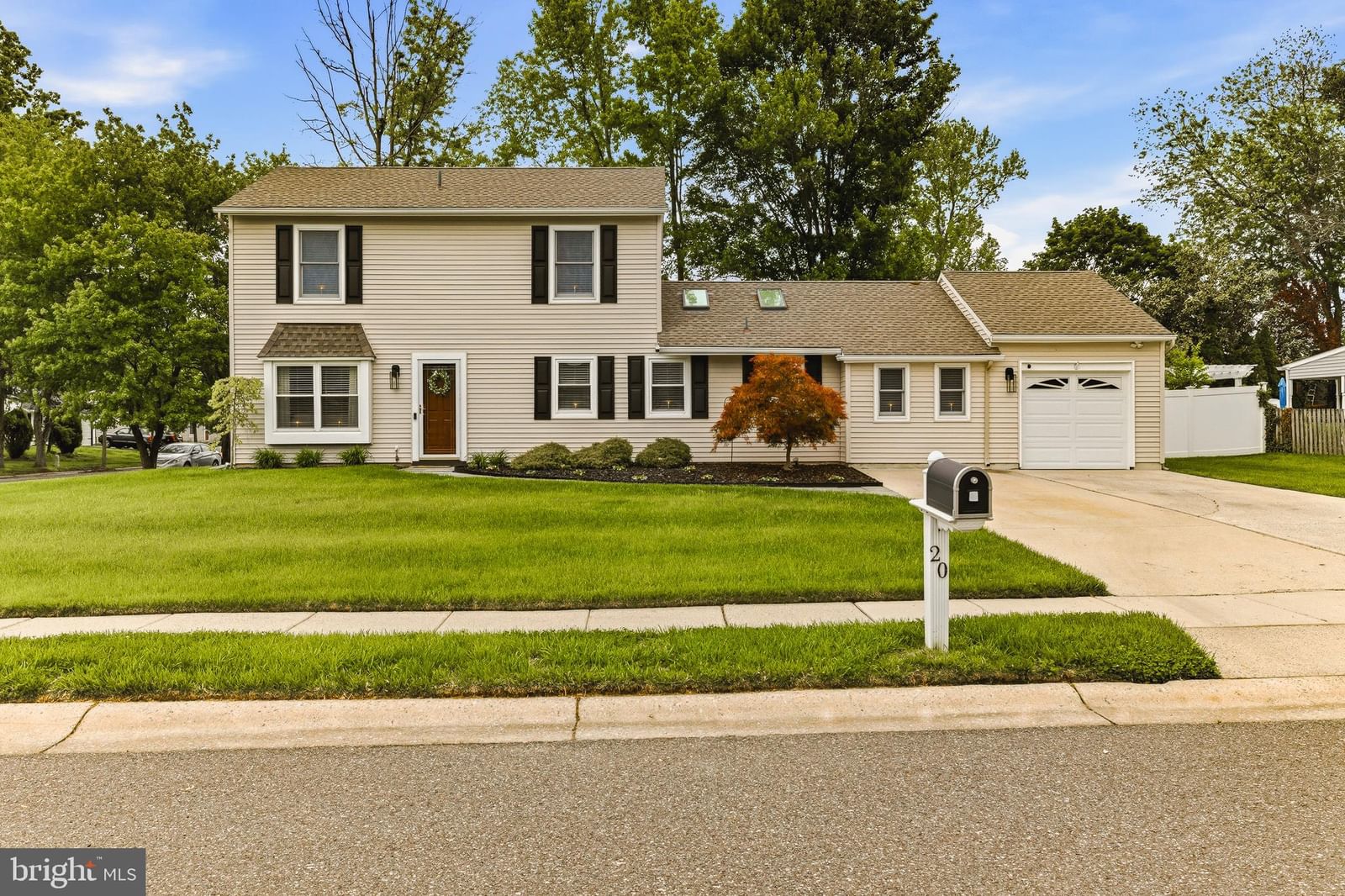 20 GRAYBURN DR, MARLTON 08053, NJ