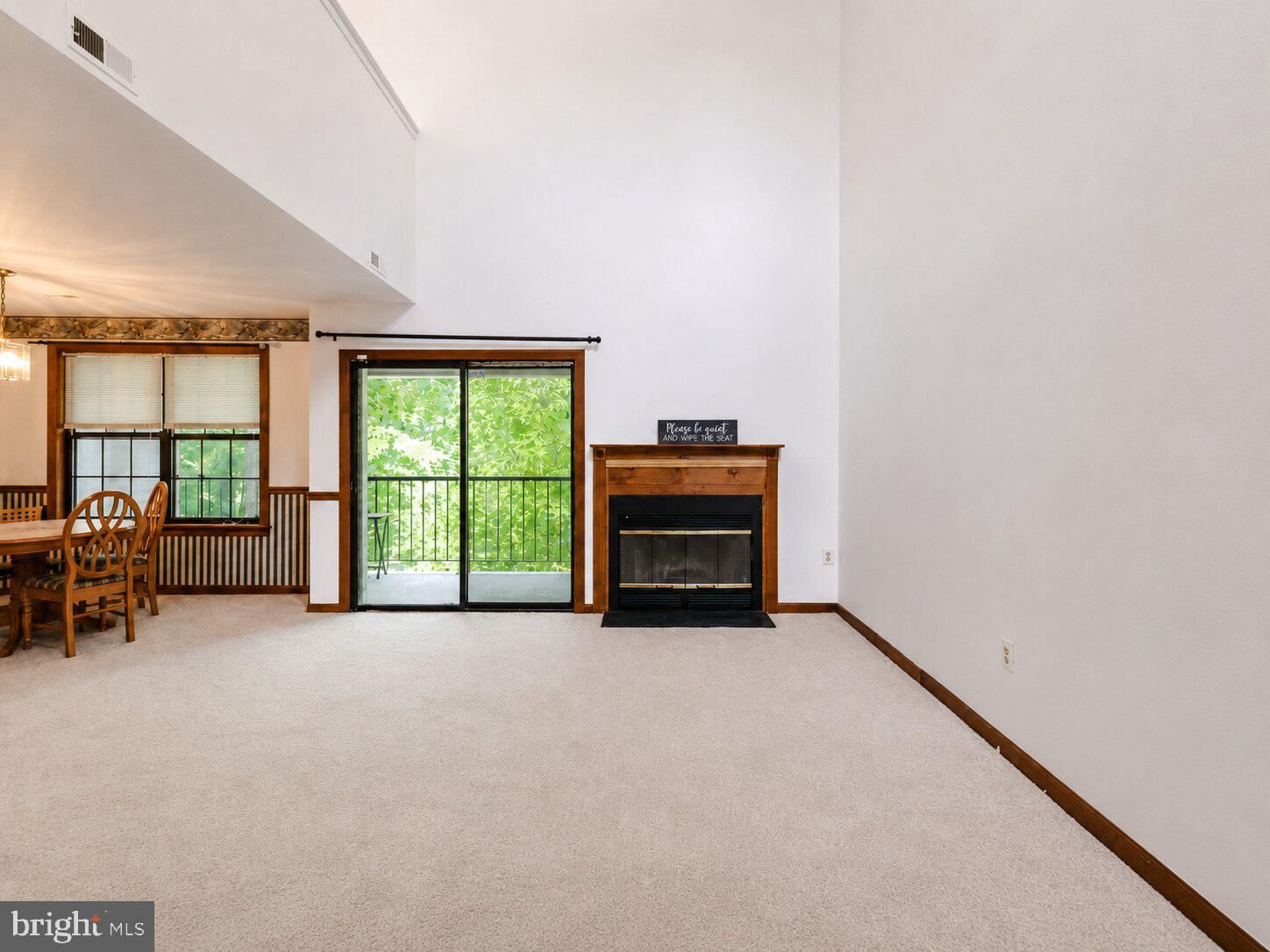 19 SUMMIT COURT photograph