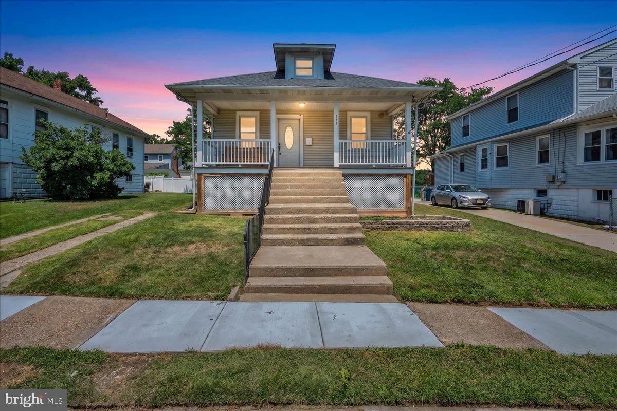 211 S CEDAR AVE, MAPLE SHADE 08052, NJ