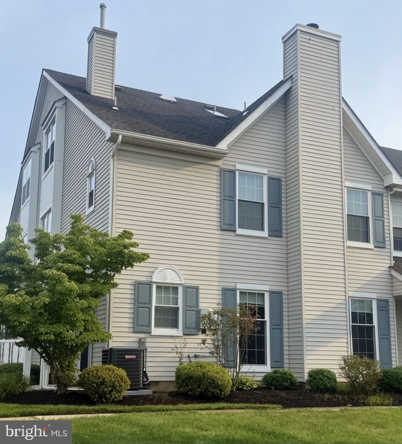 305 OLIPHANT LN, MOUNT LAUREL 08054, NJ
