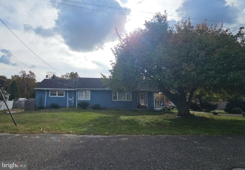 68 LAKESIDE DRIVE