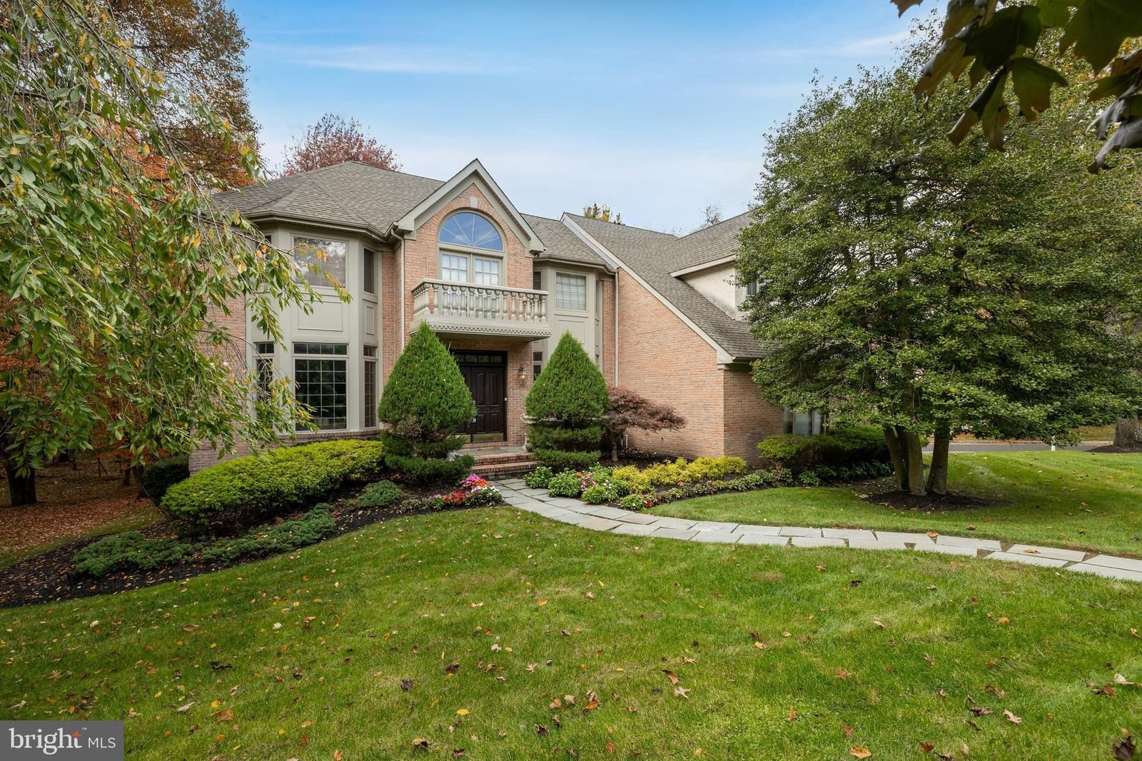 2 SHINGLE OAK DR, VOORHEES 08043, NJ