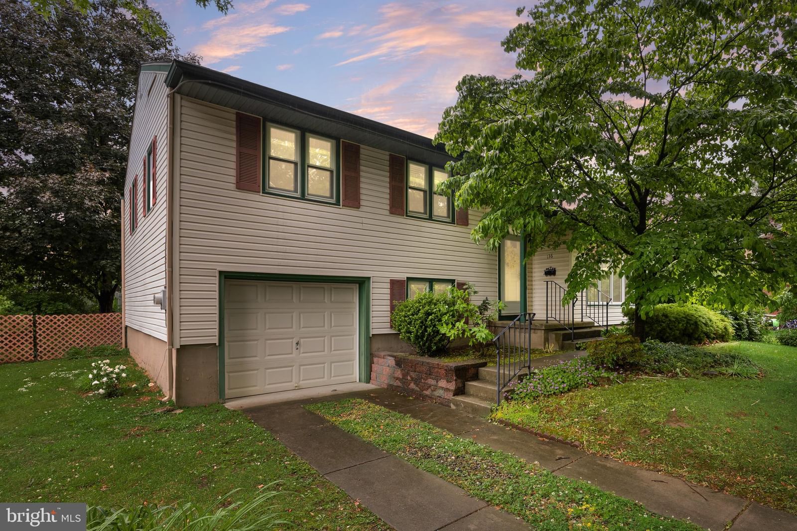 136 RIDGE CIR, CHERRY HILL 08002, NJ
