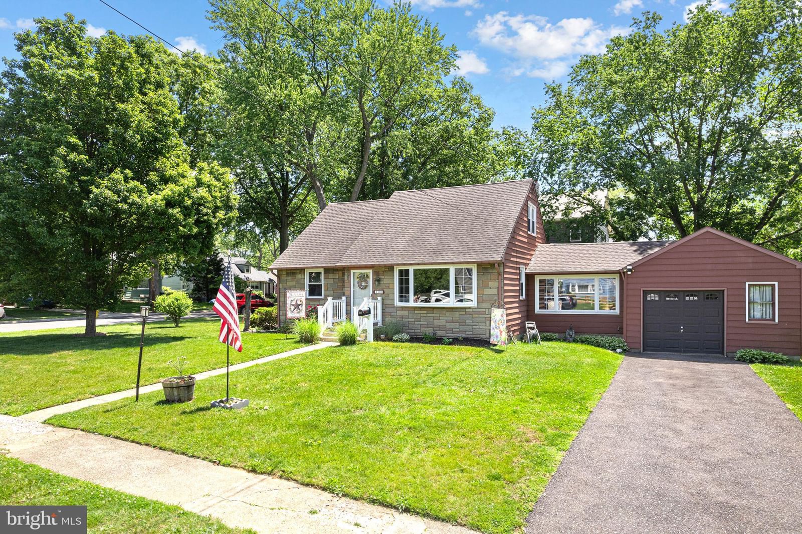 300 W 3RD AVE, BARRINGTON 08007, NJ