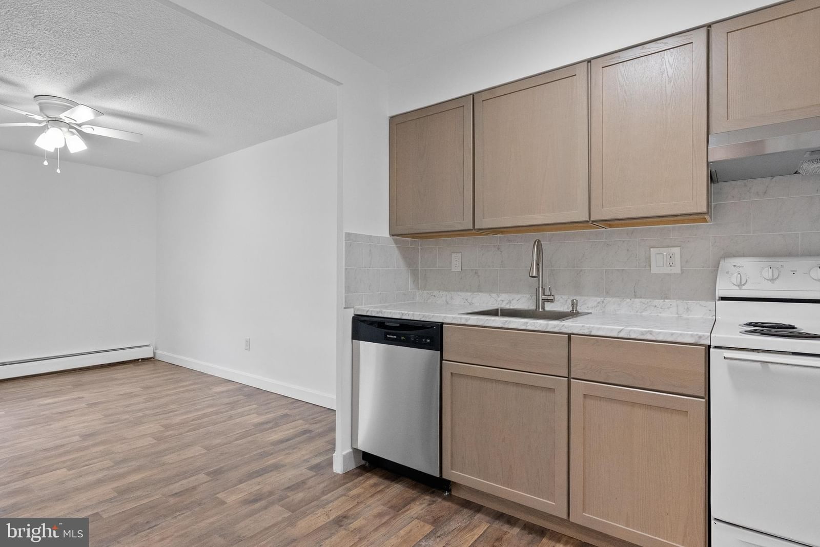 111 CHESTNUT STREET #507 photograph