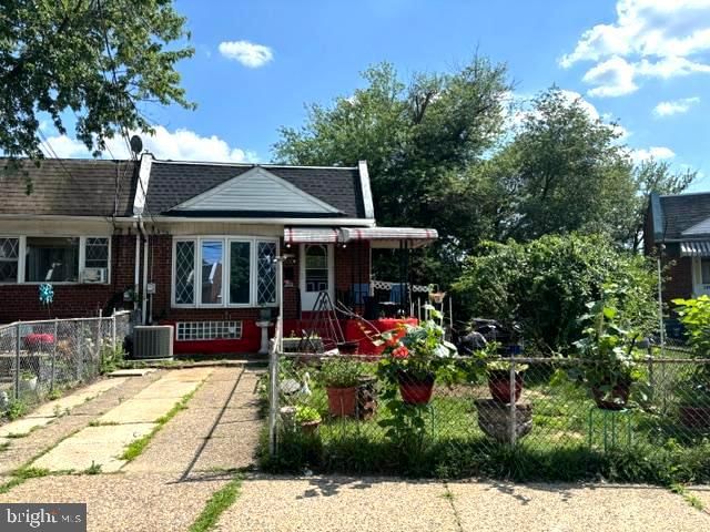1103 LAKESHORE DR, CAMDEN 08104, NJ