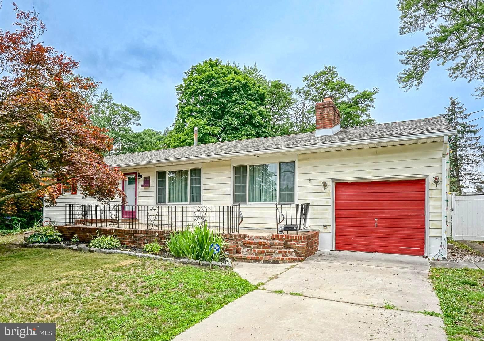 1098 GRANDVIEW DR, PINE HILL 08021, NJ