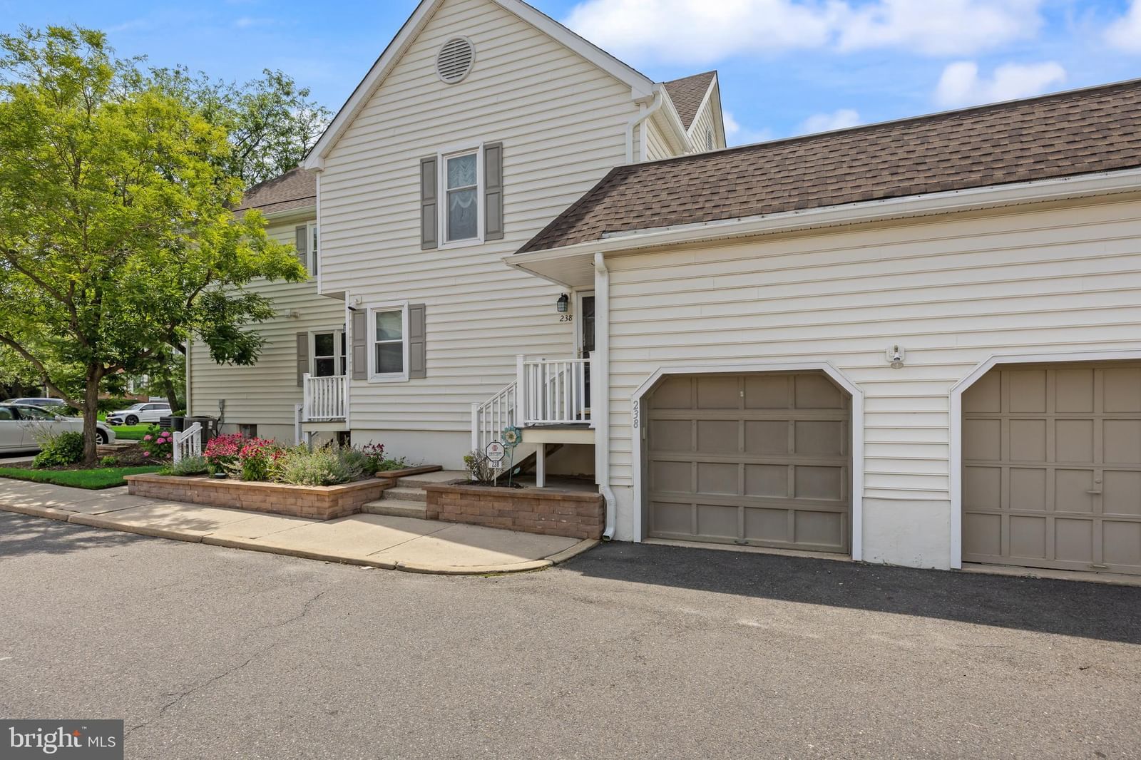 238 SOCIETY HILL BOULEVARD photograph