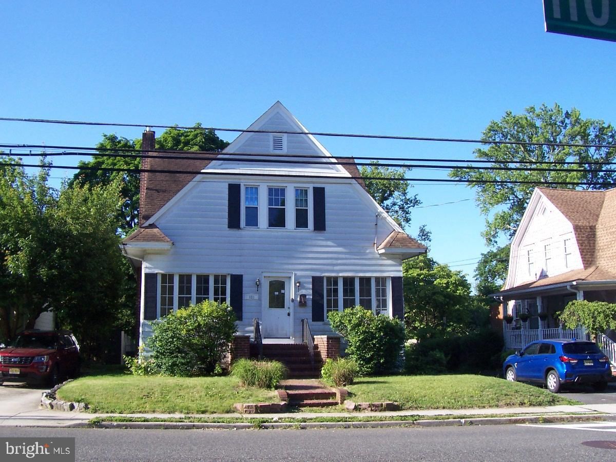 321 W HOLLY AVE, PITMAN 08071, NJ