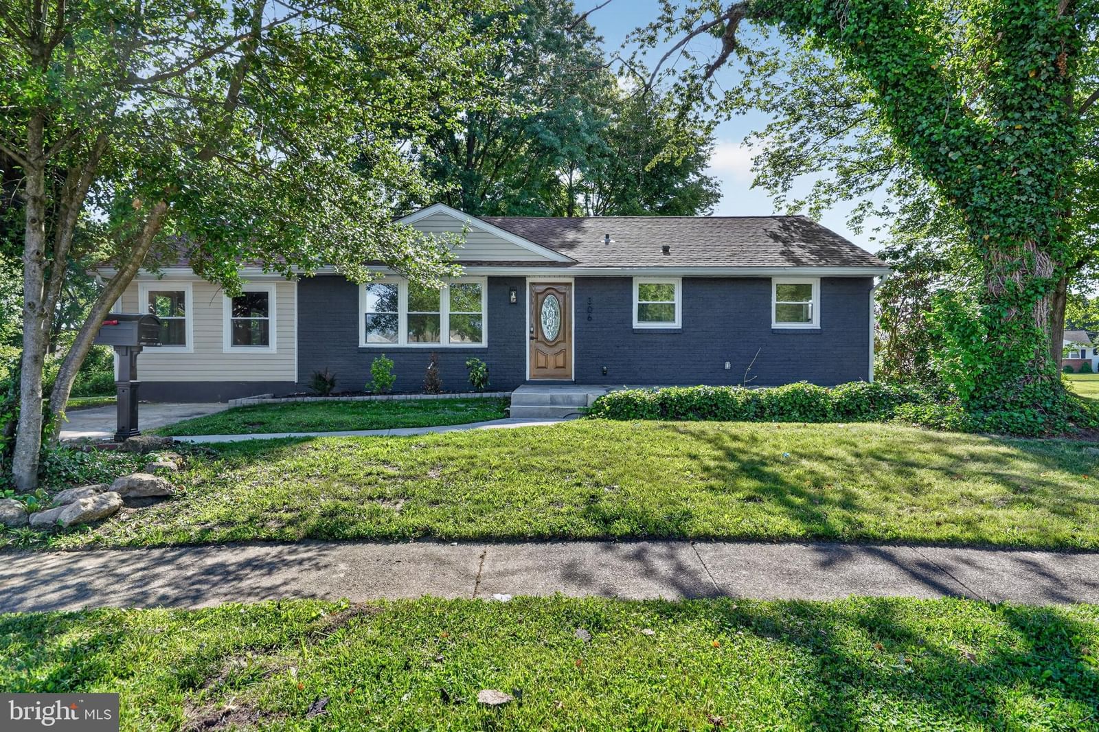 306 MAY CT, WEST DEPTFORD 08096, NJ