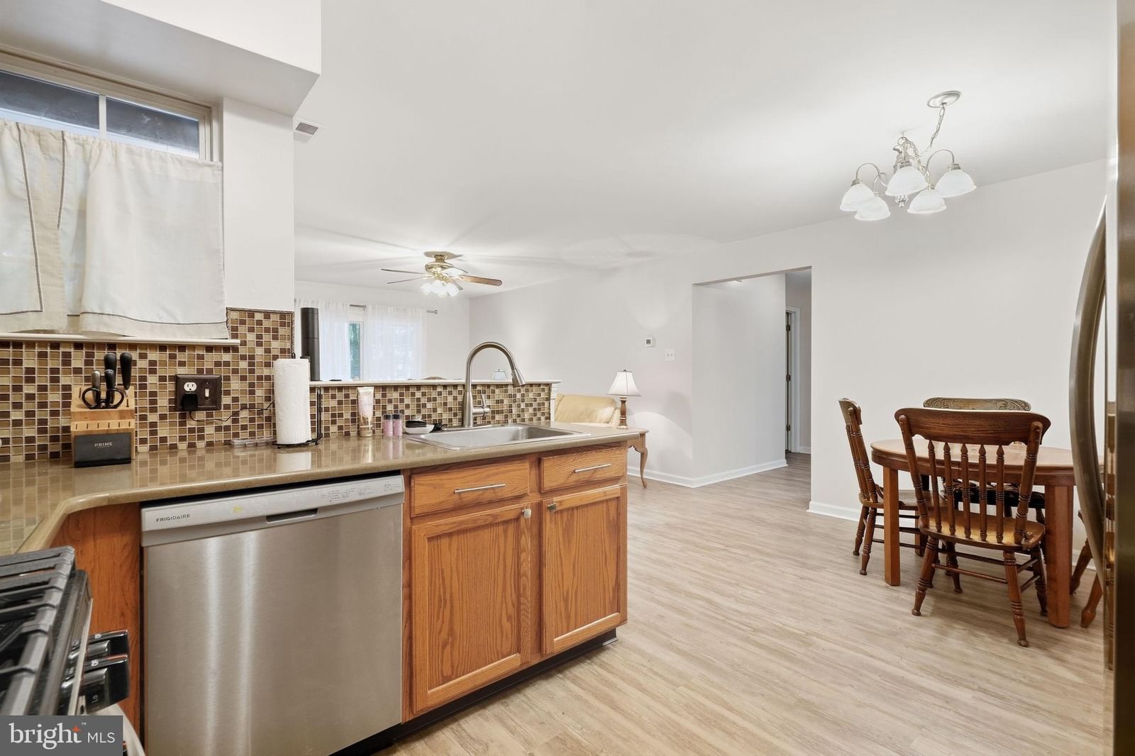 1303 TRISTRAM CIRCLE photograph