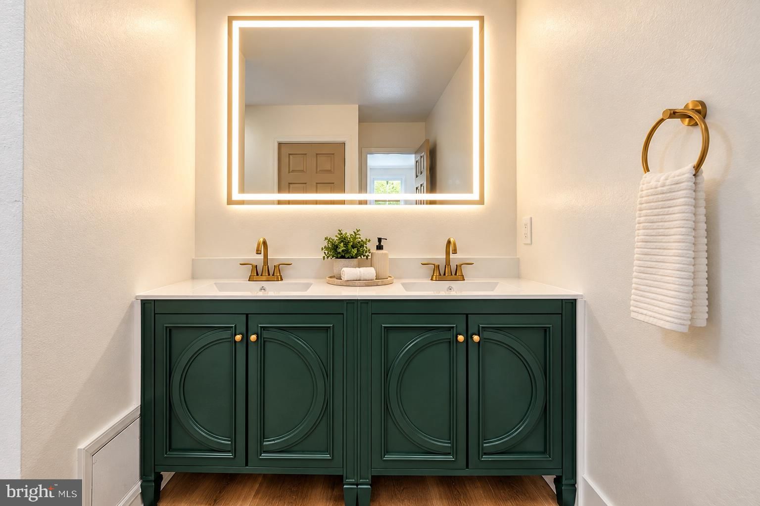 1077 TRISTRAM CIRCLE photograph