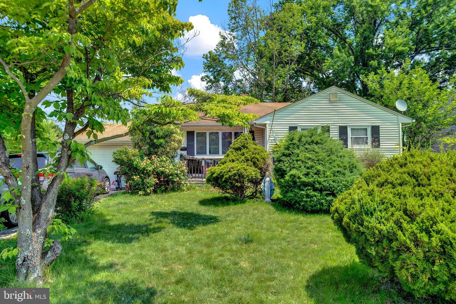 33 SHERBROOKE RD, EWING 08638, NJ