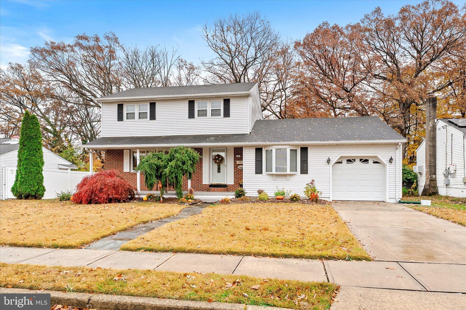 5 TARTEAR DR, HAMILTON 08610, NJ