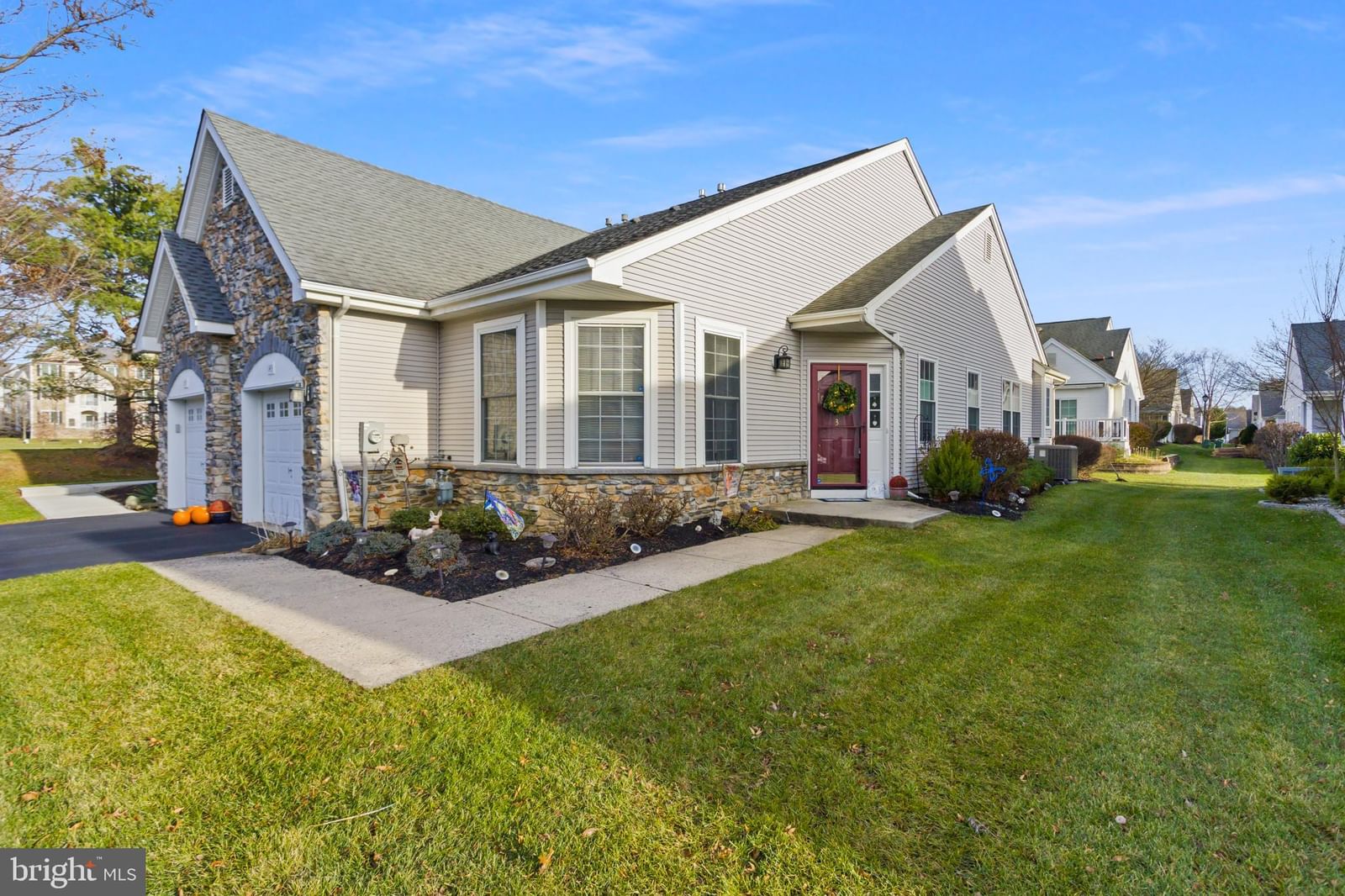 143 BURHOLME DR, HAMILTON 08691, NJ