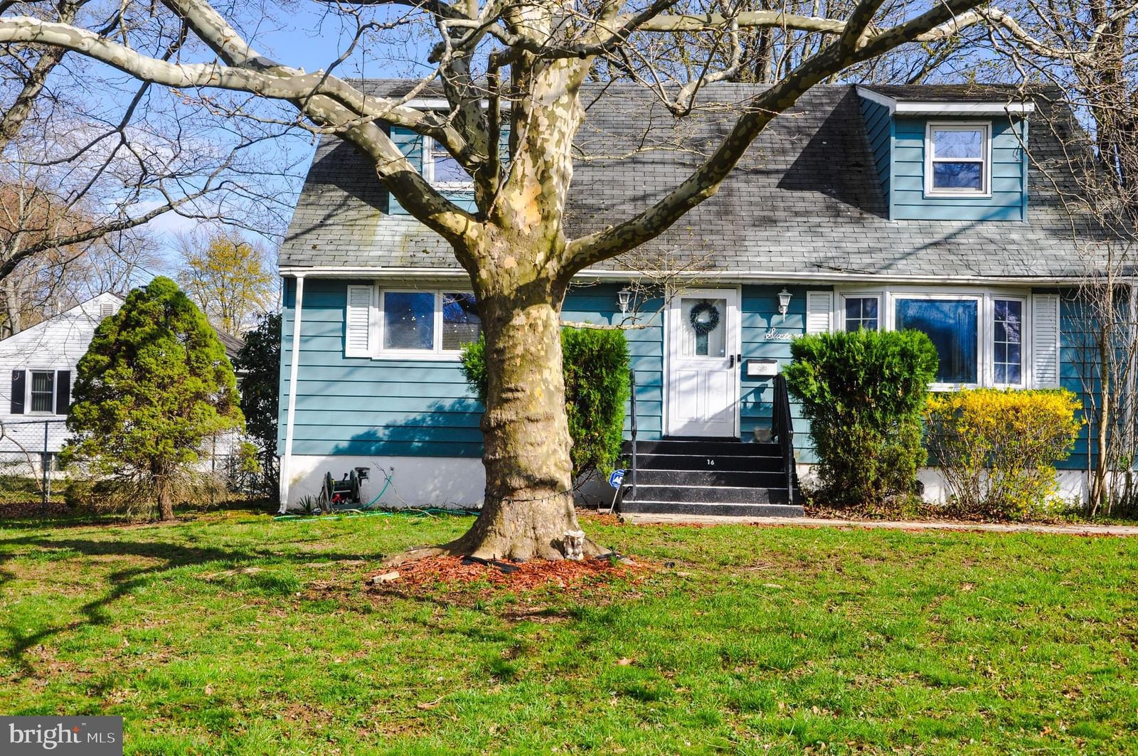 16 BITTERSWEET RD, TRENTON 08638, NJ