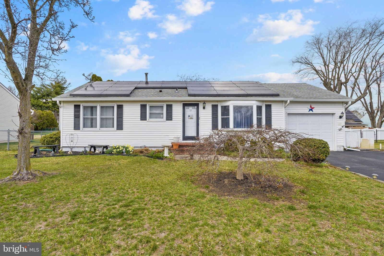 12 HAMILTON LAKES, HAMILTON 08619, NJ