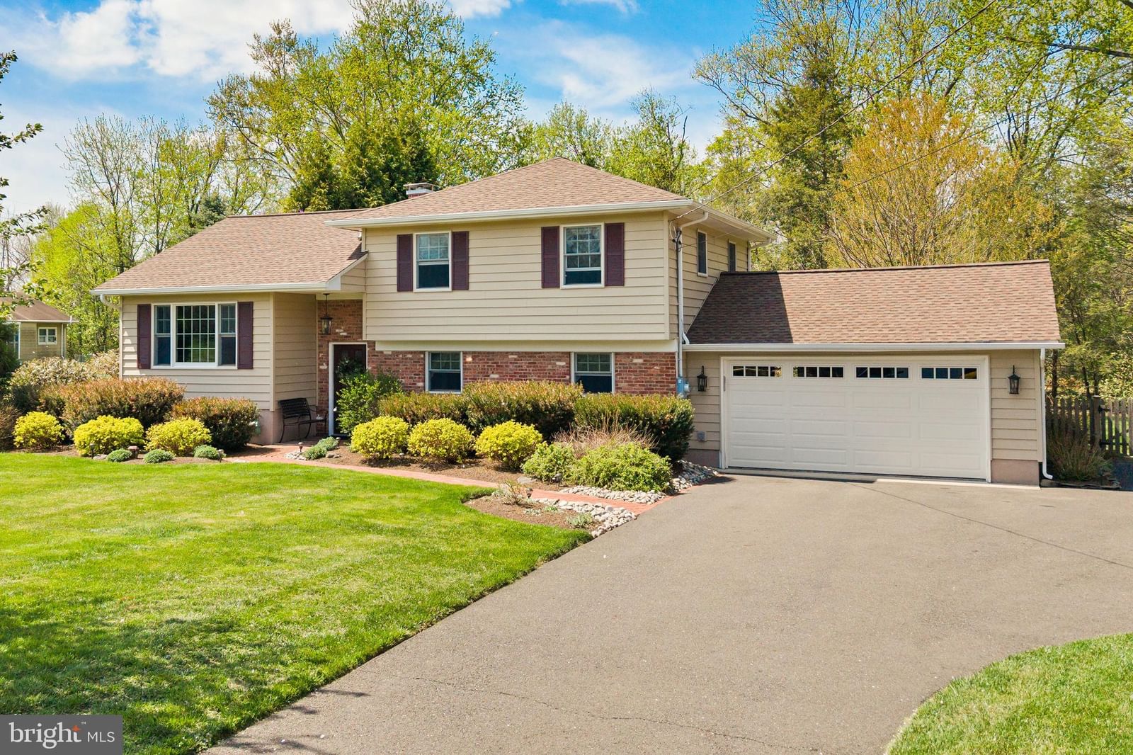 3 SIOUX RD, PENNINGTON 08534, NJ