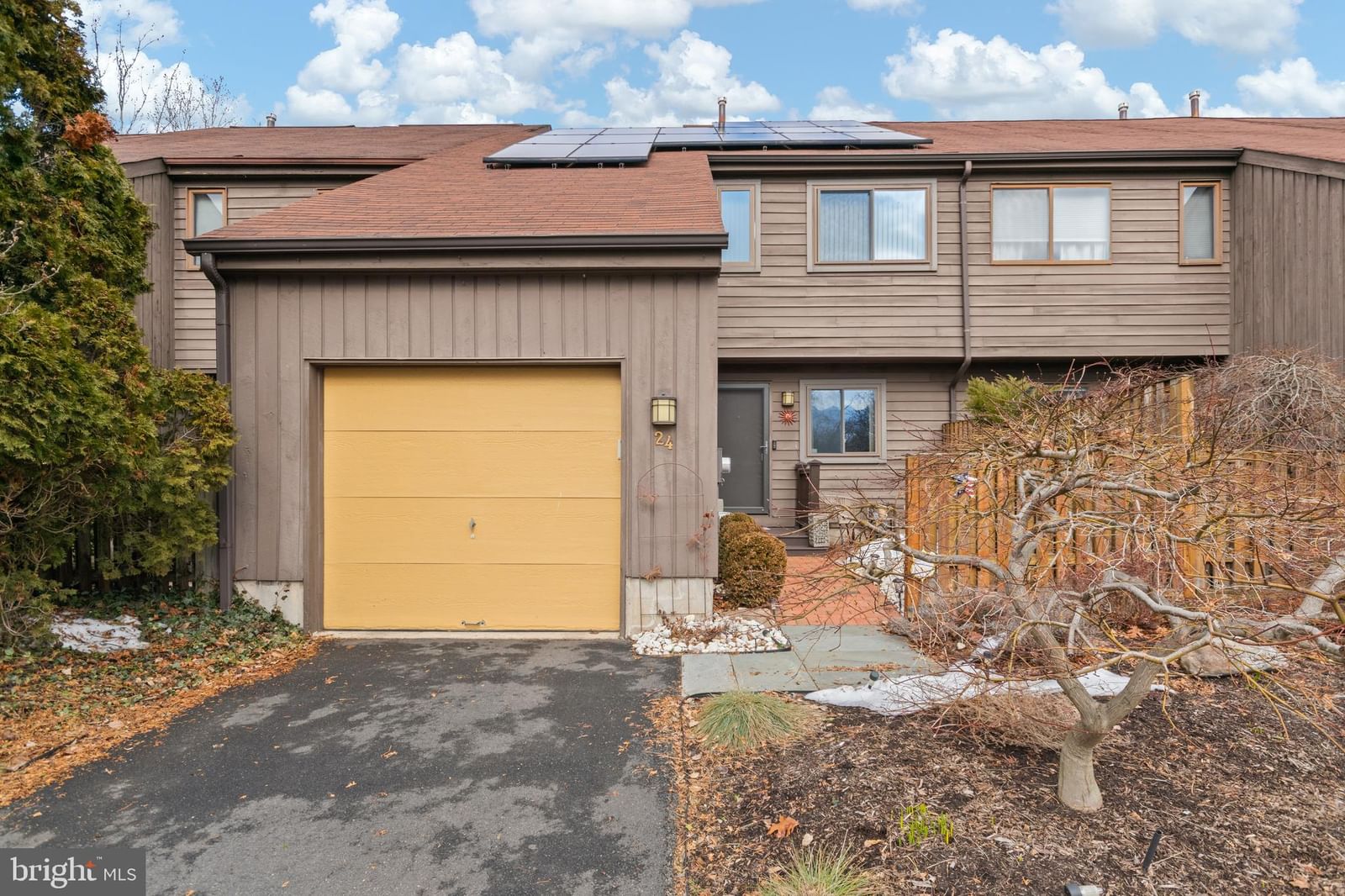 24 JACOB CT Ct, EWING 08628, NJ