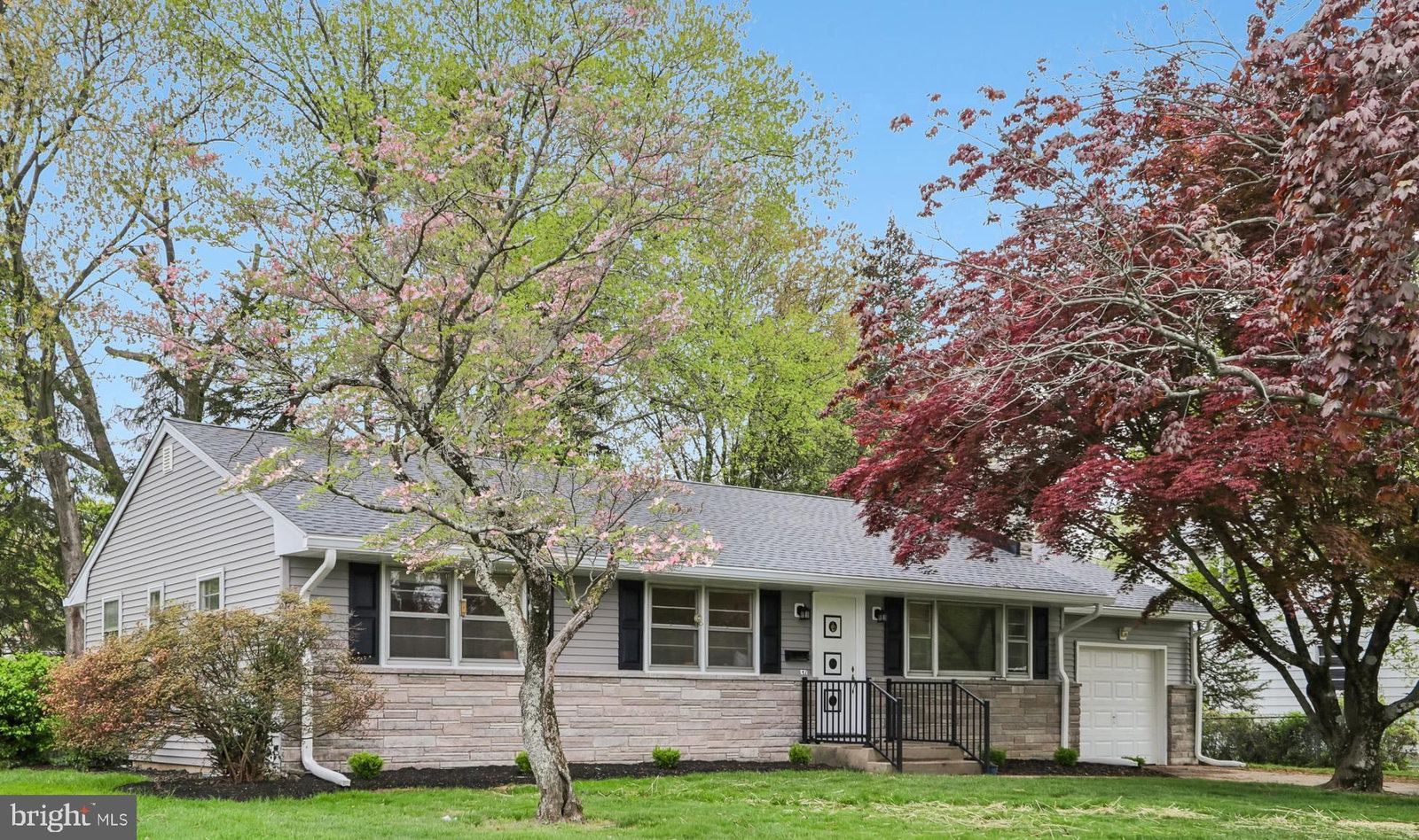 31 GAINSBORO Rd, LAWRENCEVILLE 08648, NJ