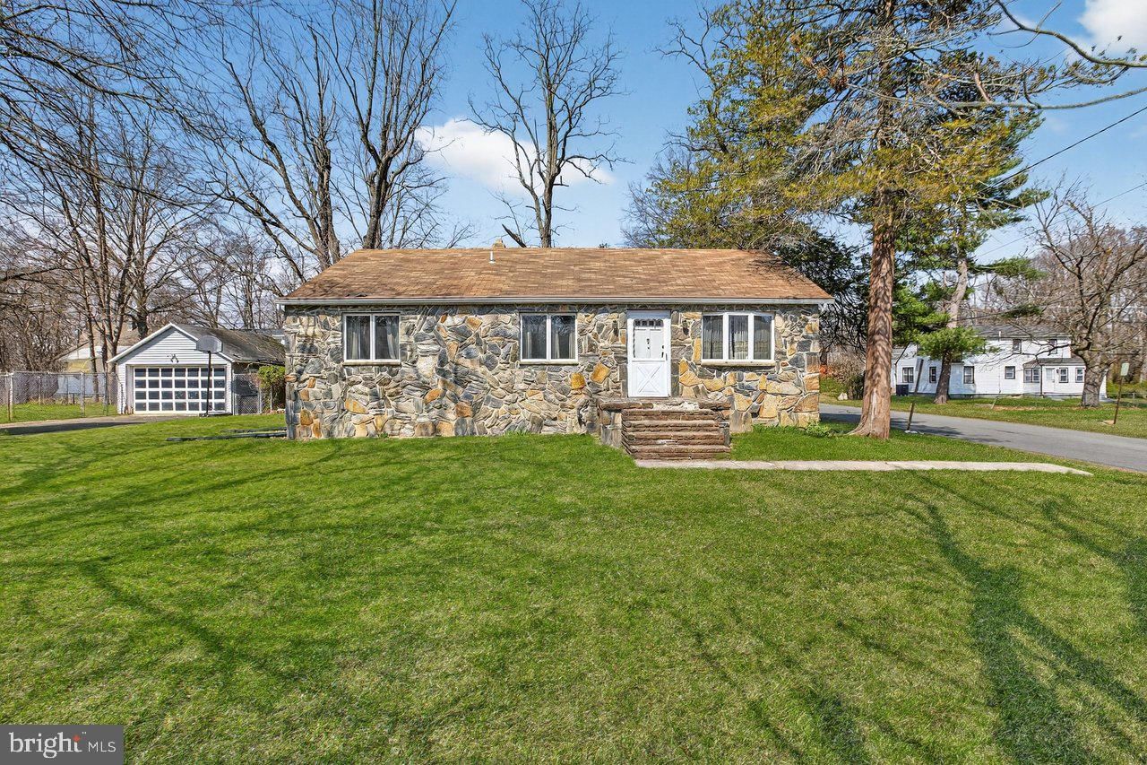 104 KING AVE, EWING 08638, NJ