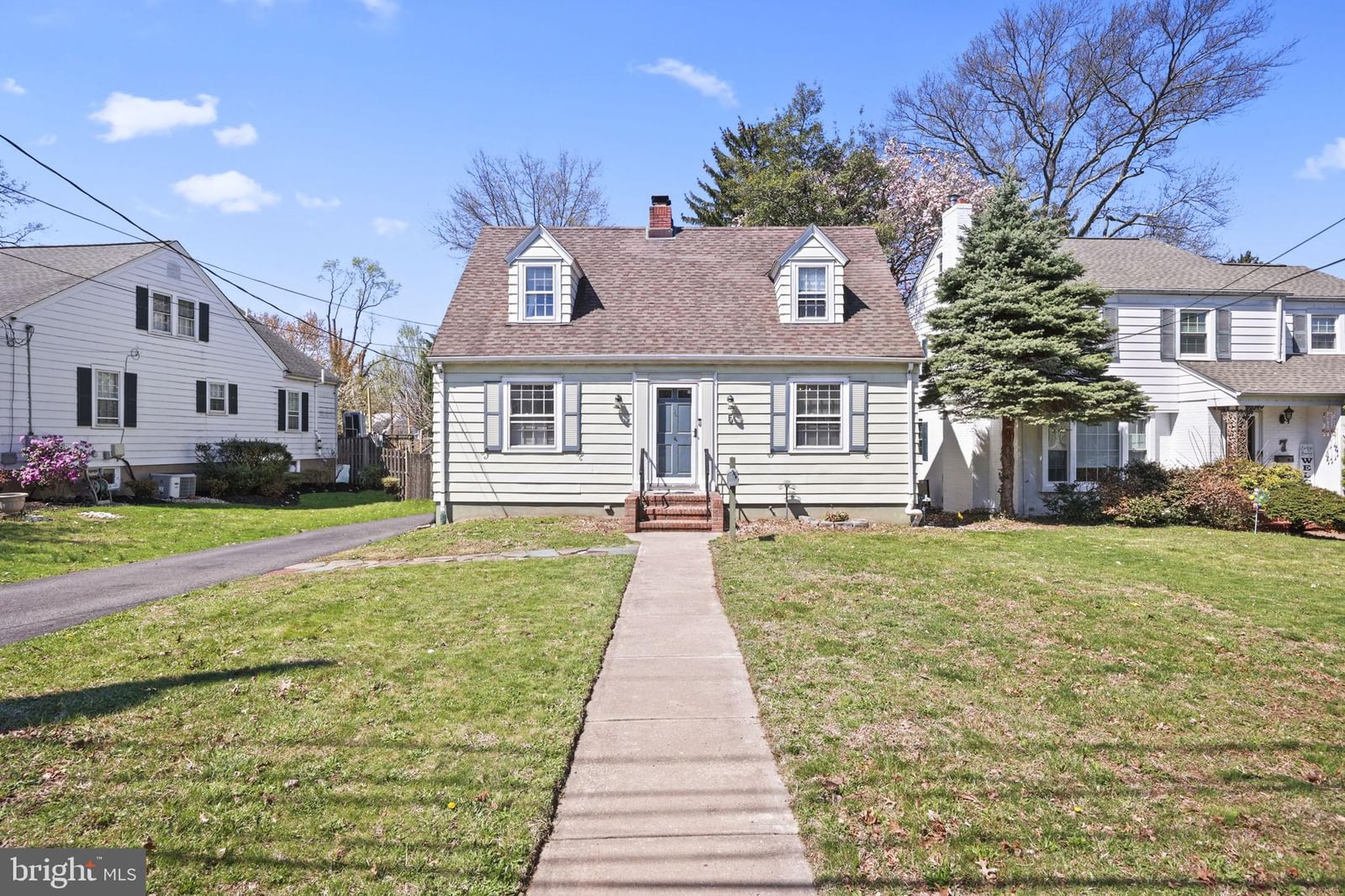 5 PERSHING AVE, TRENTON 08618, NJ