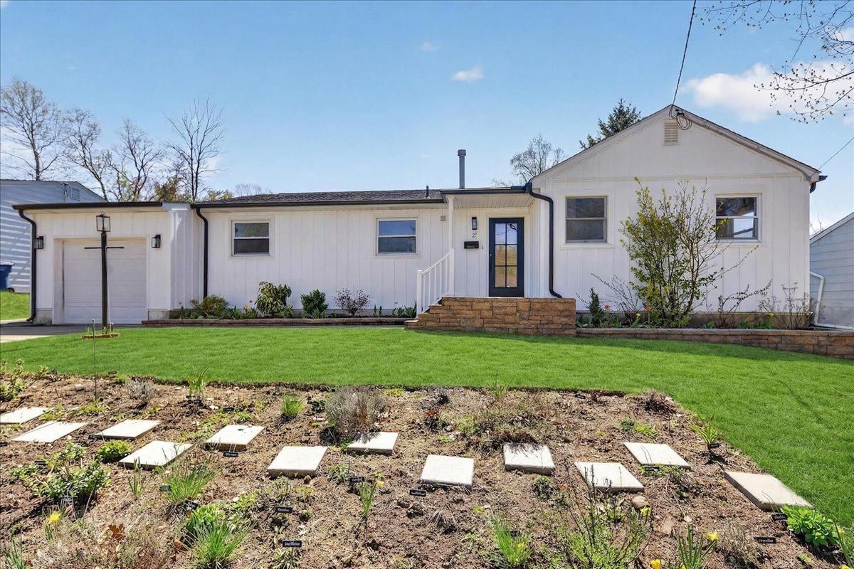21 ALLWOOD DR, LAWRENCE 08648, NJ