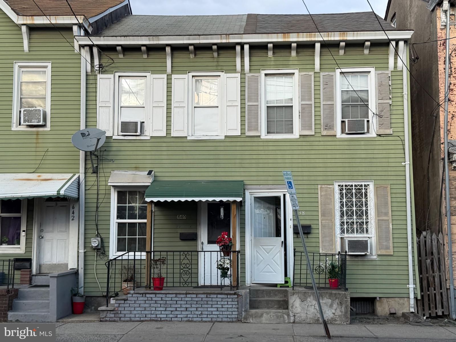 638 N OLDEN AVE, TRENTON 08638, NJ