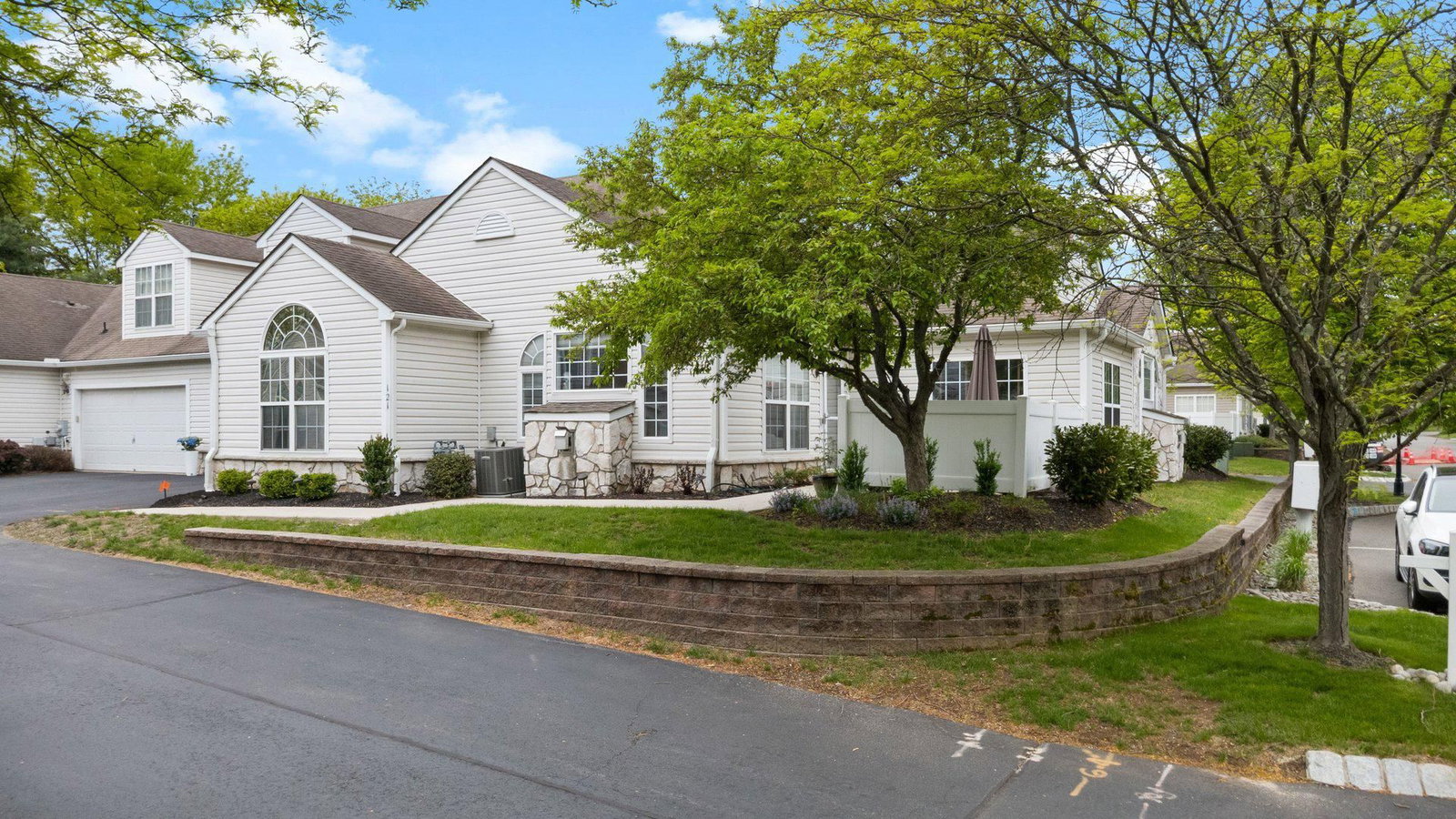 121 TRADITIONS WAY, LAWRENCEVILLE 08648, NJ