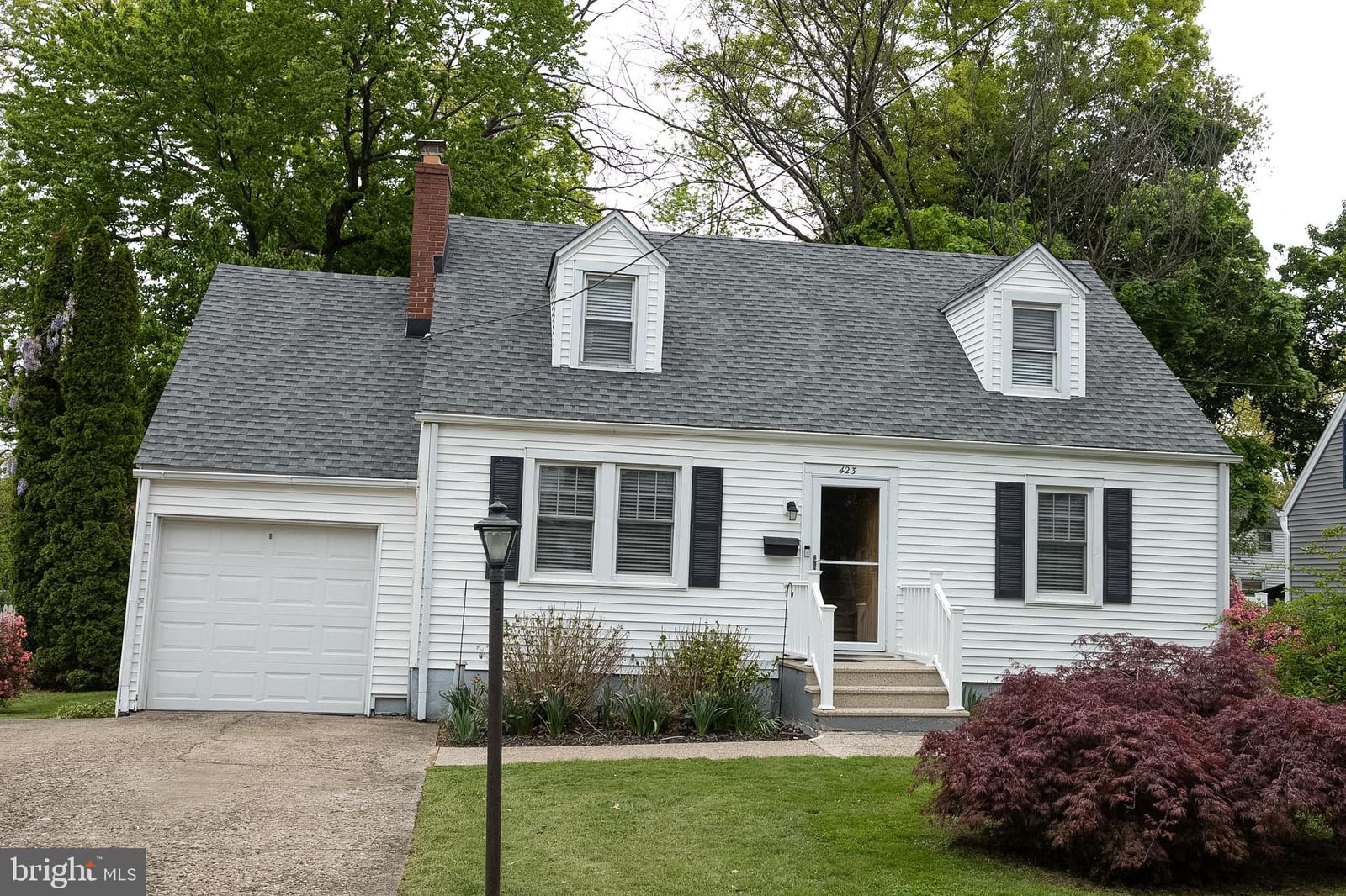 423 SUTHERLAND RD, EWING 08618, NJ