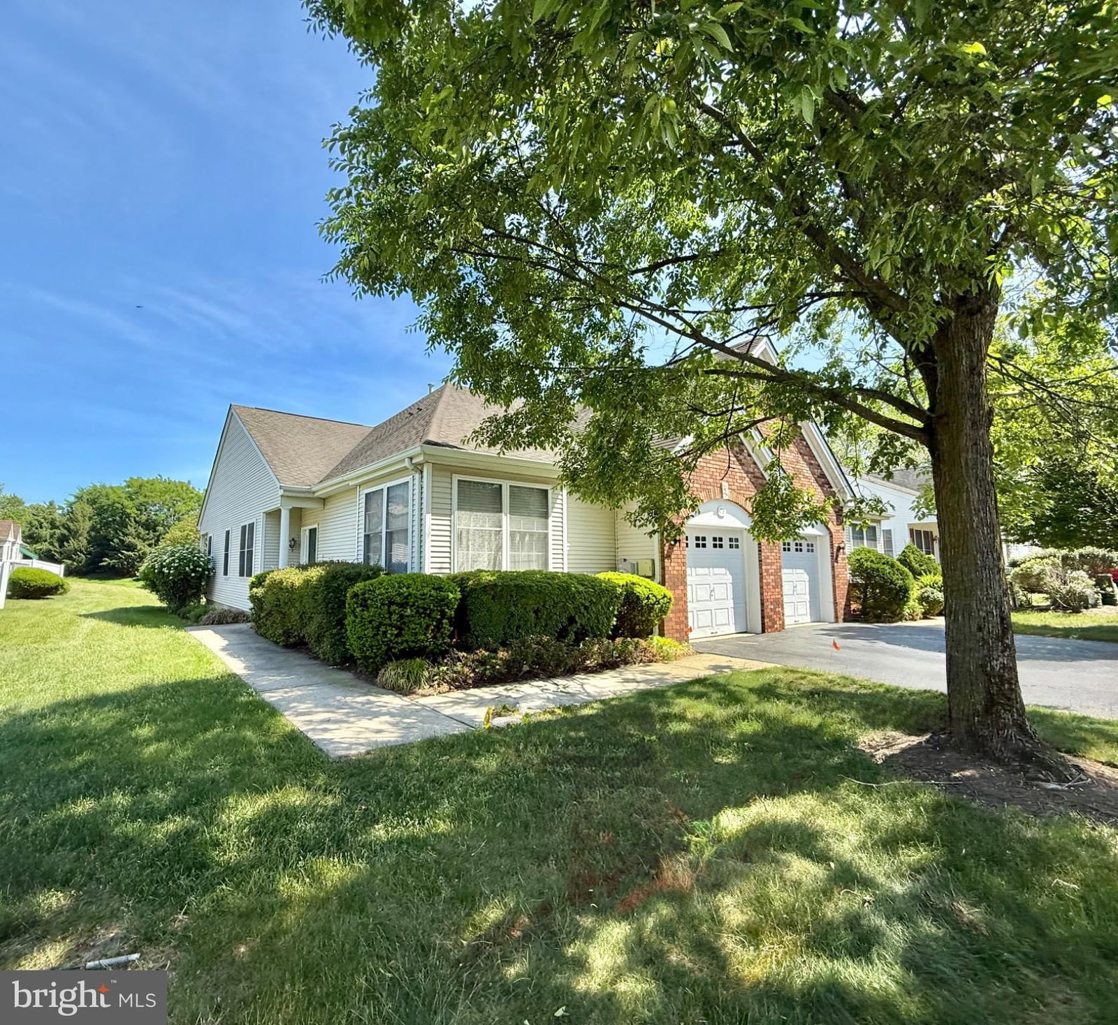 73 MEADOWLARK DR, HAMILTON 08690, NJ
