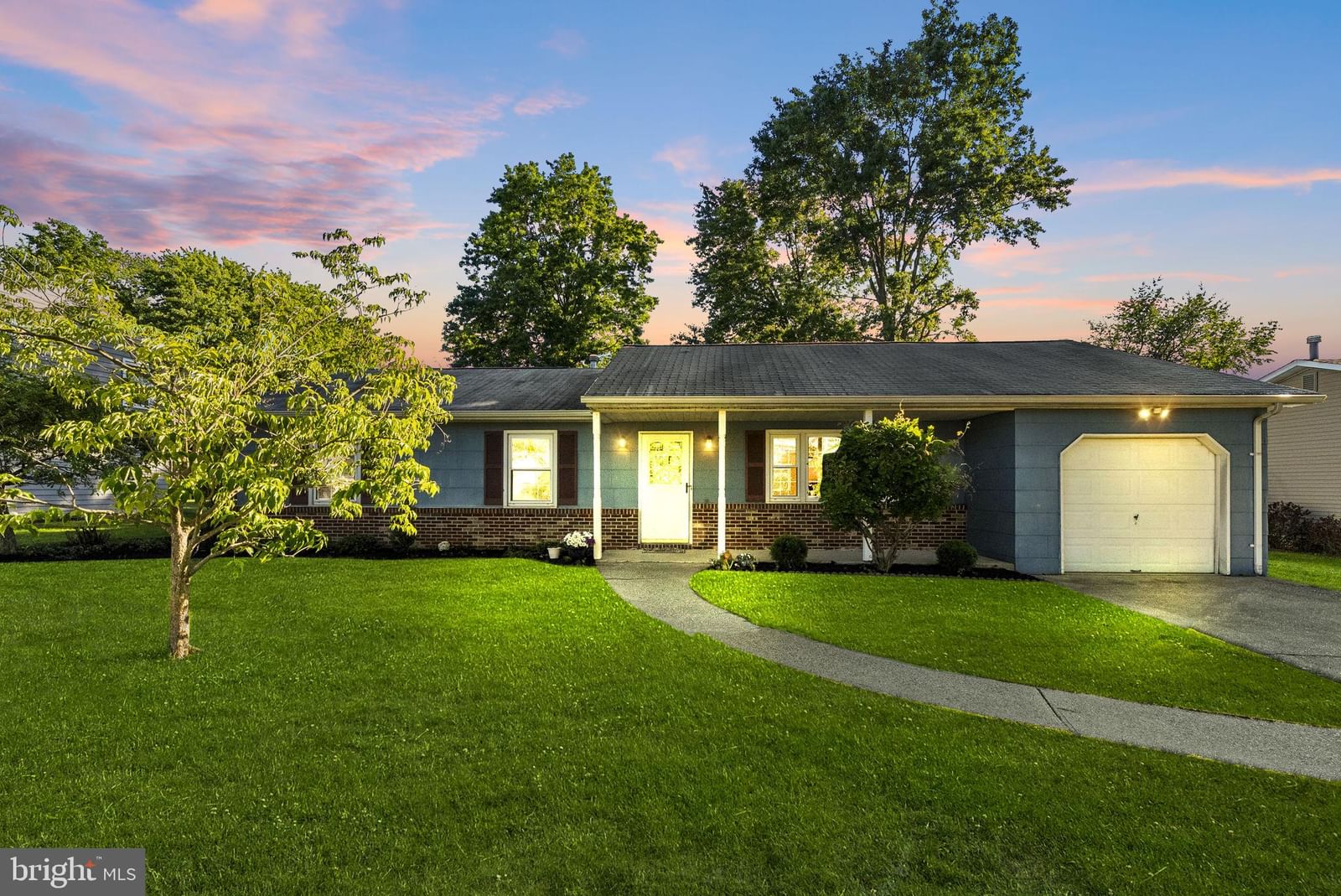 11 MISTY MORN LN, EWING 08638, NJ