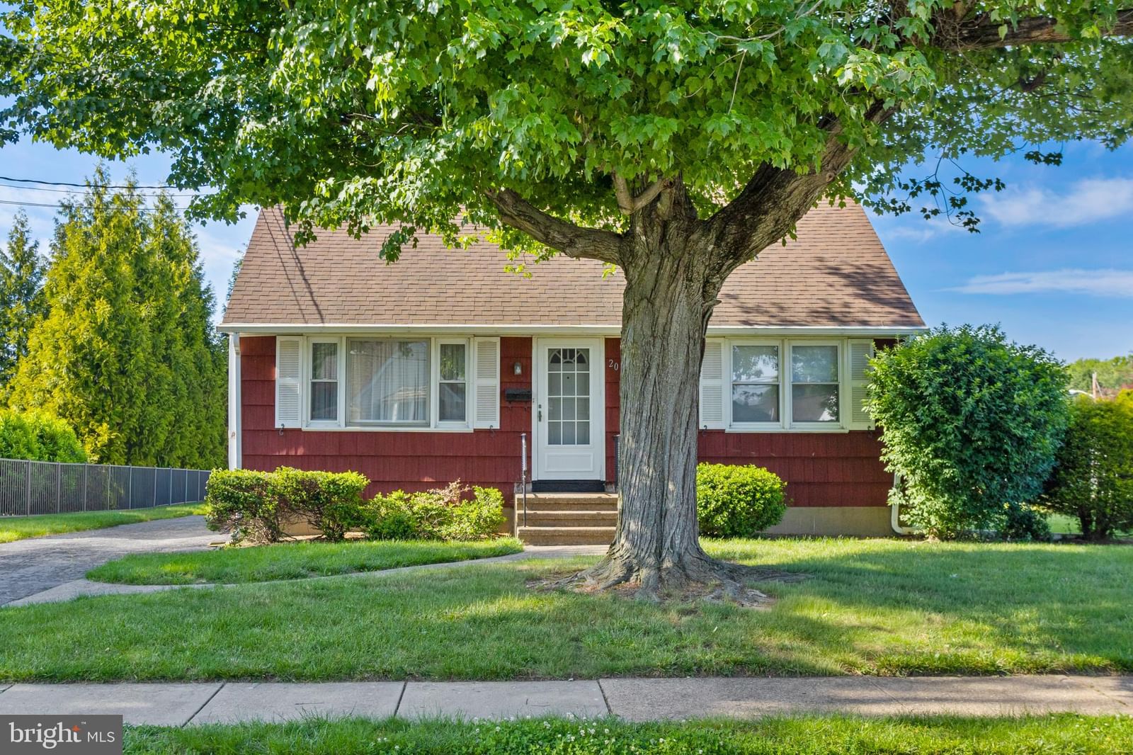 20 DOREEN RD, HAMILTON 08690, NJ