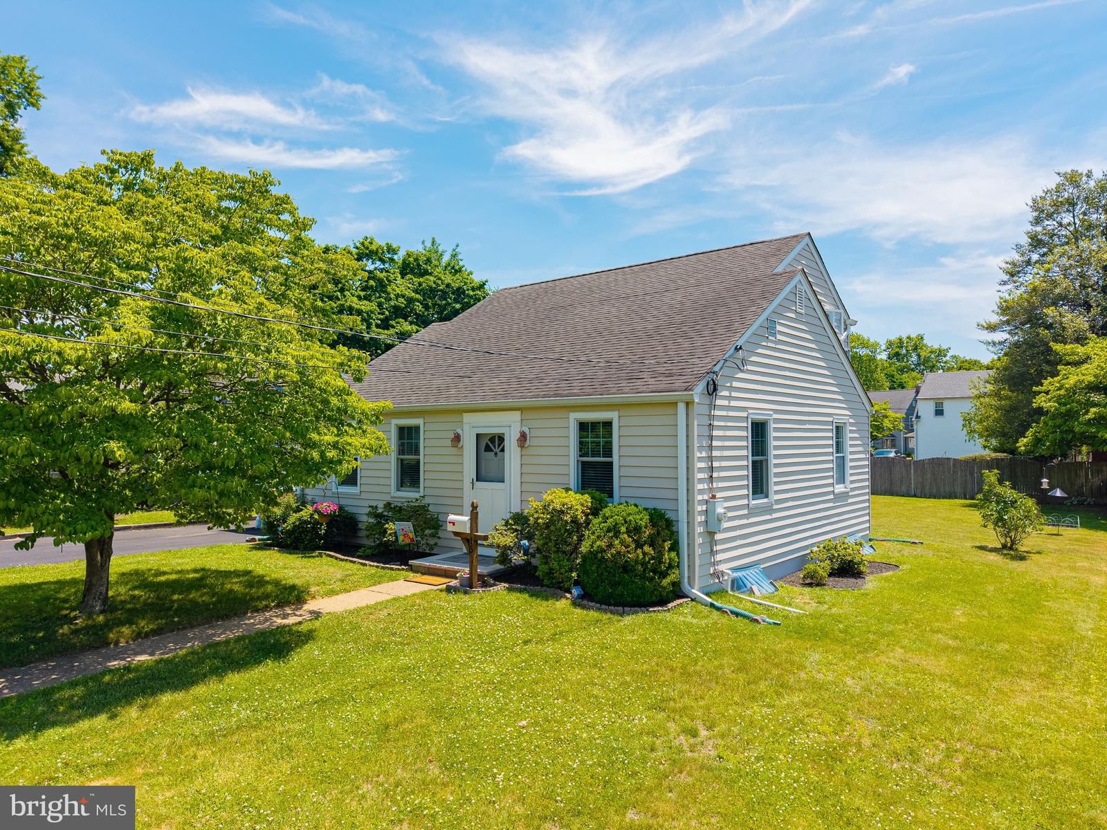 15 BRIGHTEN DR, HAMILTON 08619, NJ