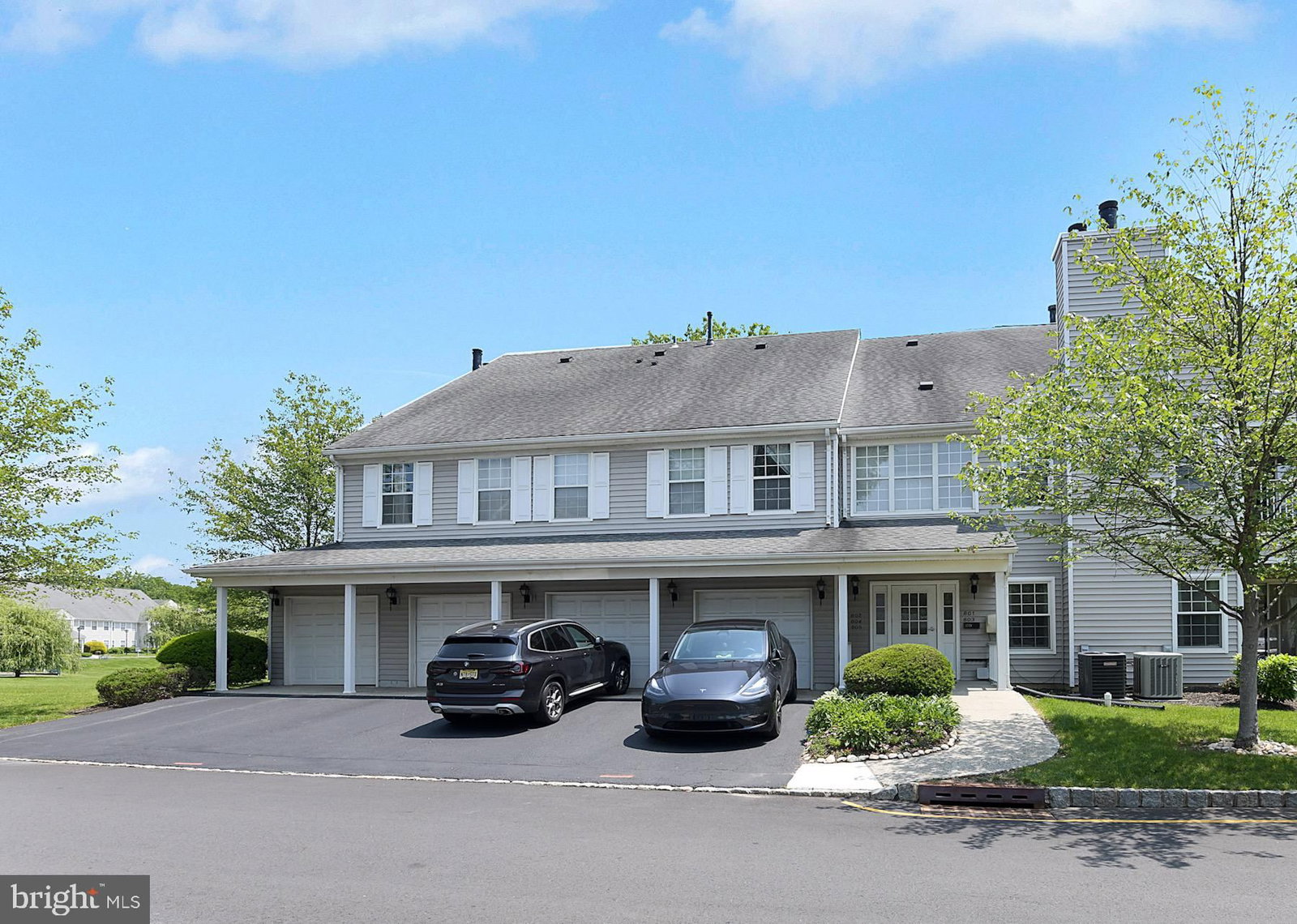 802 EAGLES CHASE DR, TRENTON 08648, NJ
