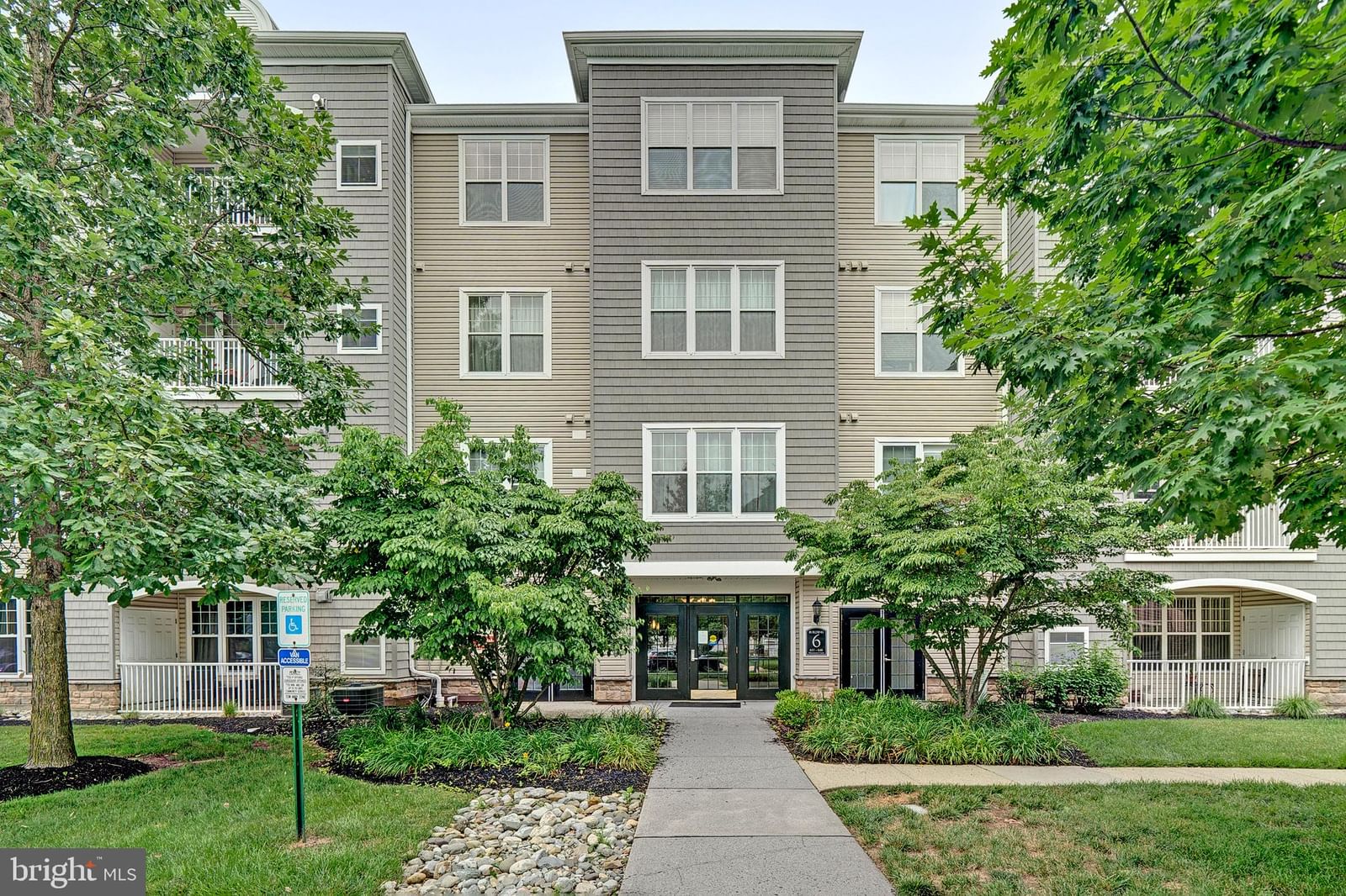 627 MASTERSON CT, EWING TWP 08618, NJ