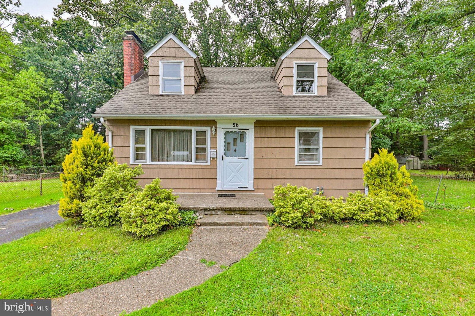 86 RIDGEWOOD AVE, TRENTON 08618, NJ