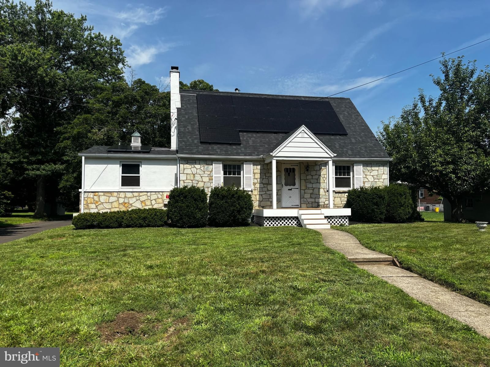 24 RAILROAD AVE, EWING 08628, NJ